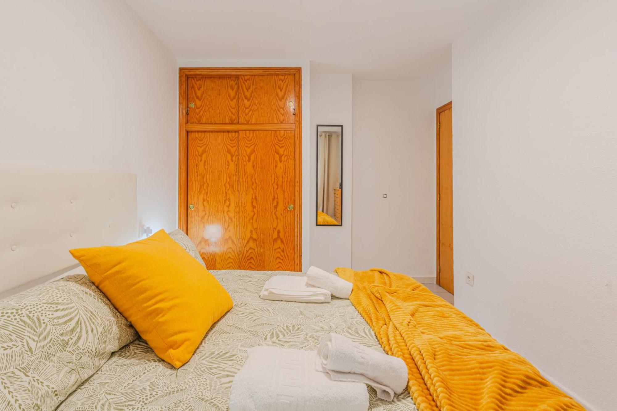 Menabrea Holiday House Near The Beach And Airport Санта Пола Экстерьер фото