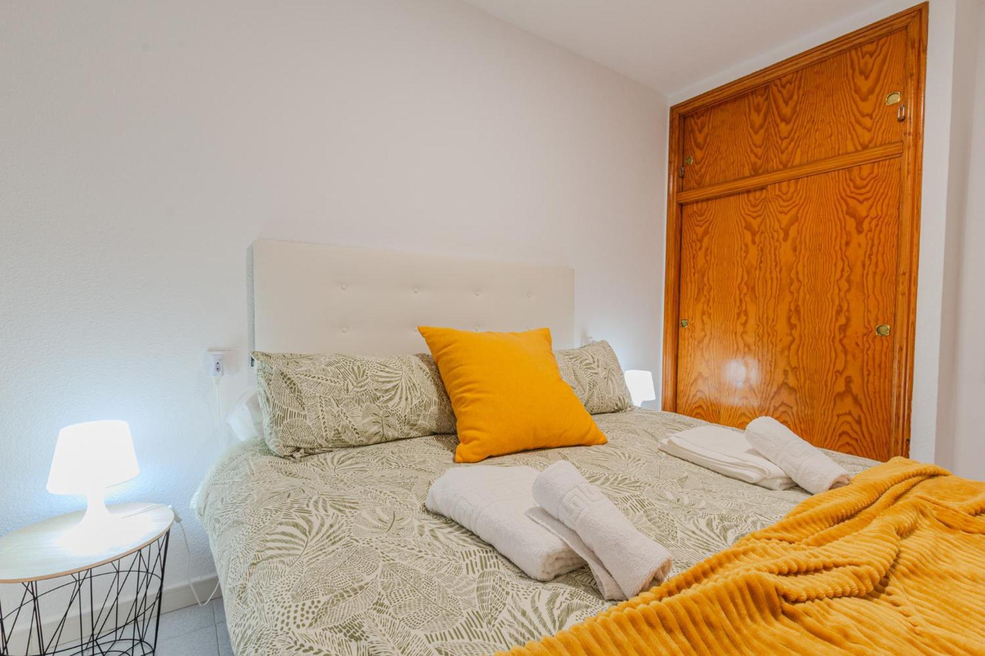 Menabrea Holiday House Near The Beach And Airport Санта Пола Экстерьер фото